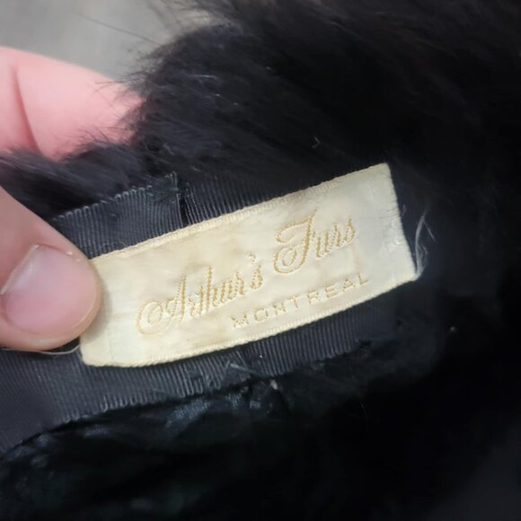 Genuine fur - black vintage hat made by Paul's Furs Montreal - fits small - Picture 3 of 5
